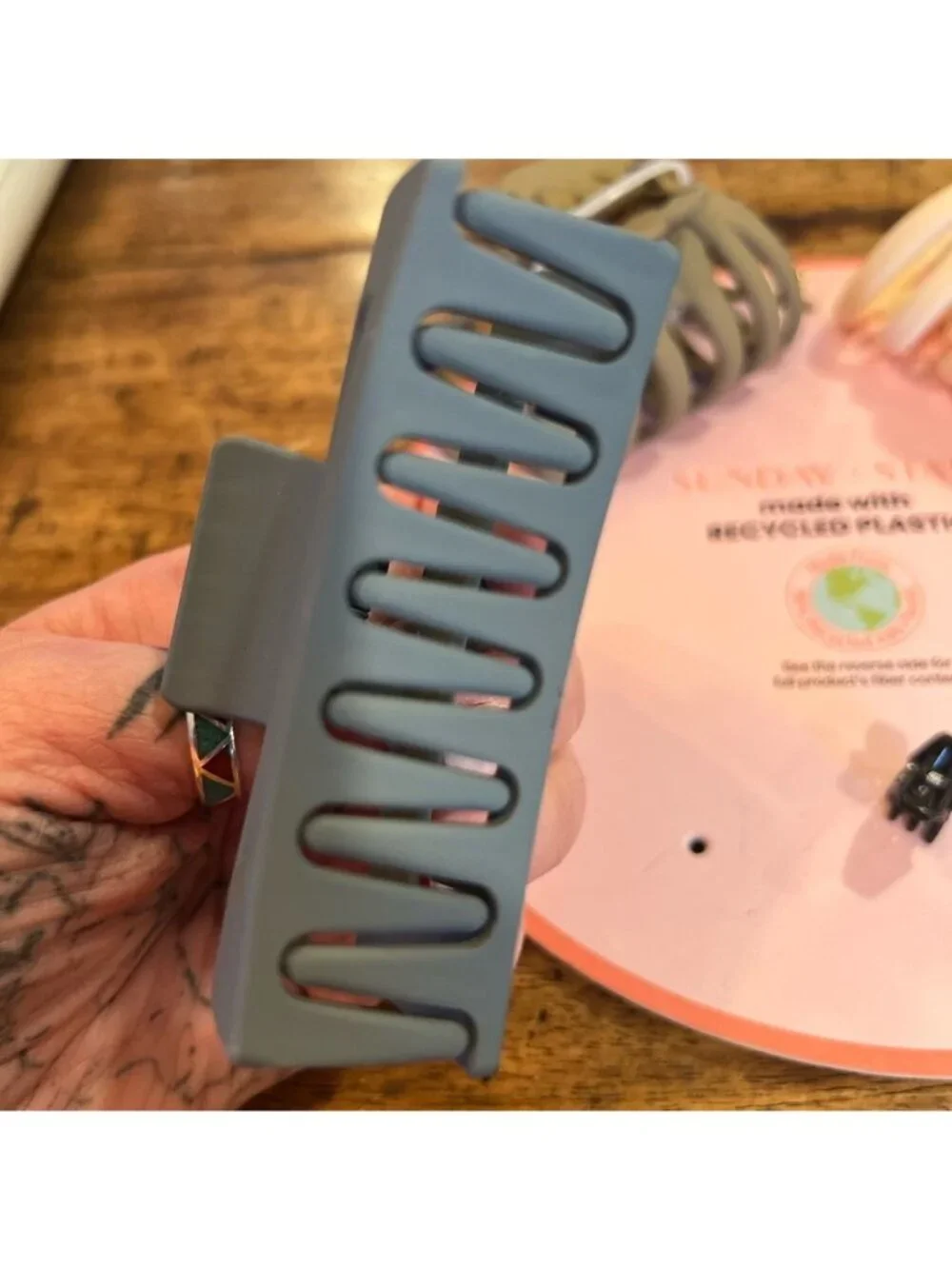 NEW hair tools – large kelly green scrunchie hair tie and 5 claw / lobster clips